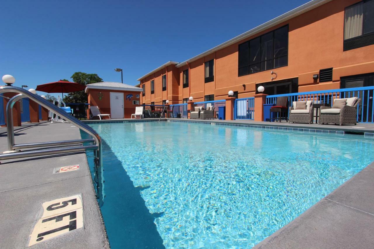 Hotel Pensacola Bagian luar foto